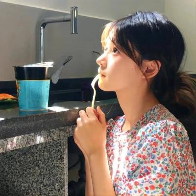 明天,我会成为谁的女友